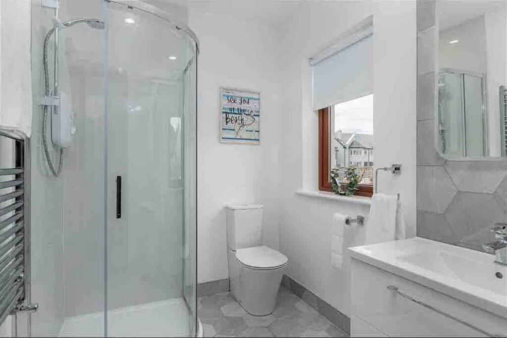 Wonderful Coastal Home In Dingle Town Екстер'єр фото