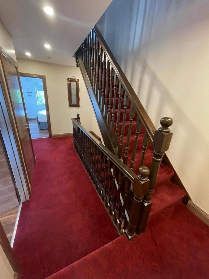 Wonderful Coastal Home In Dingle Town Екстер'єр фото